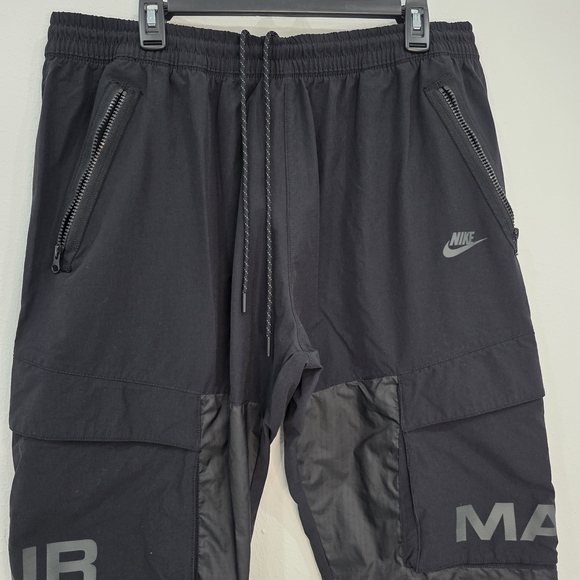 Nike Black Jogger Pants - Picture 1 of 10